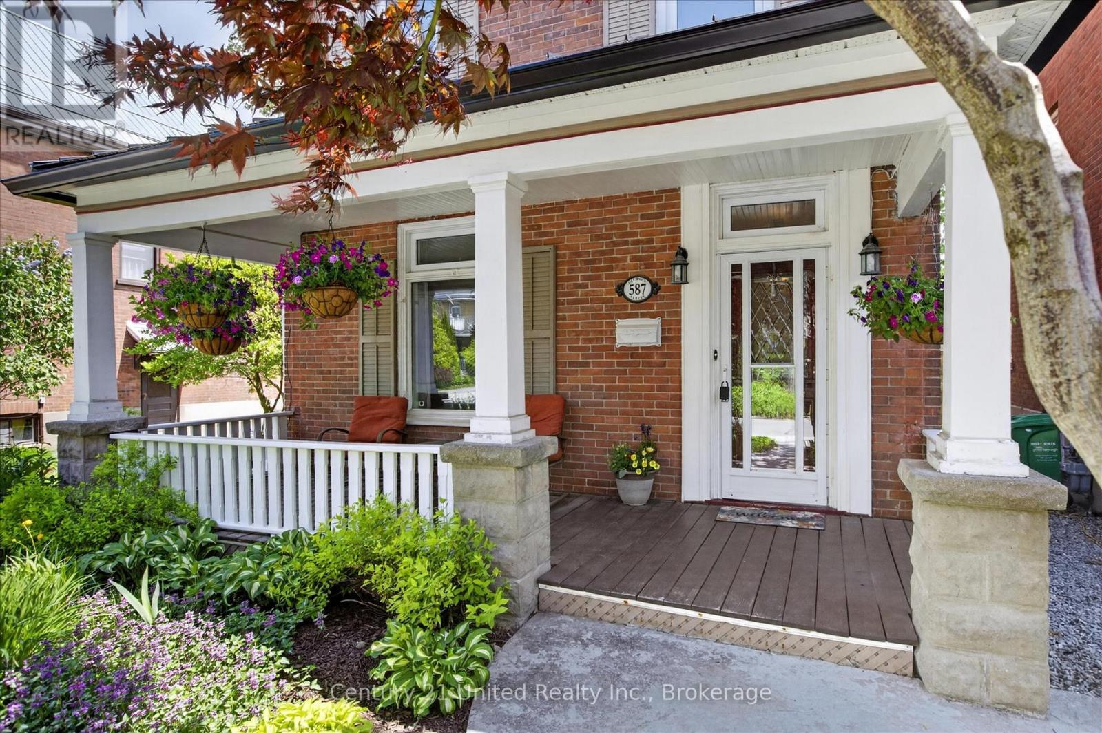 587 GILMOUR STREET - 4