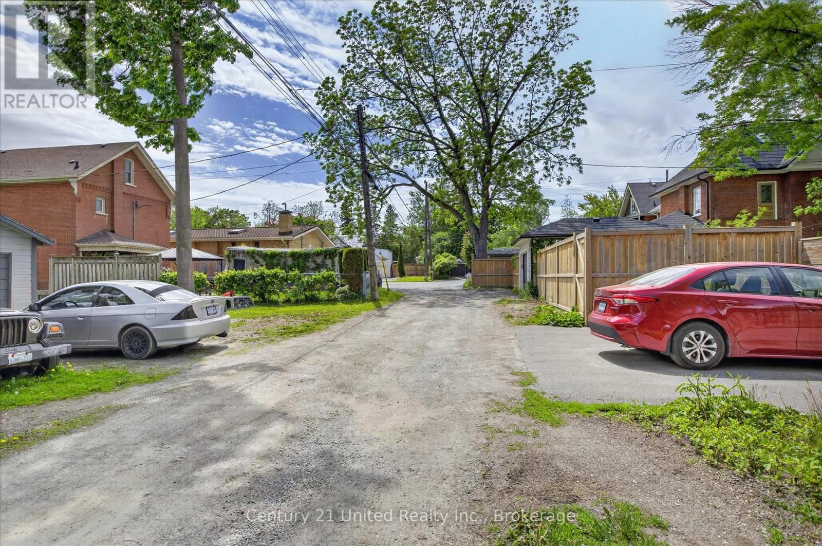 587 GILMOUR STREET - 42