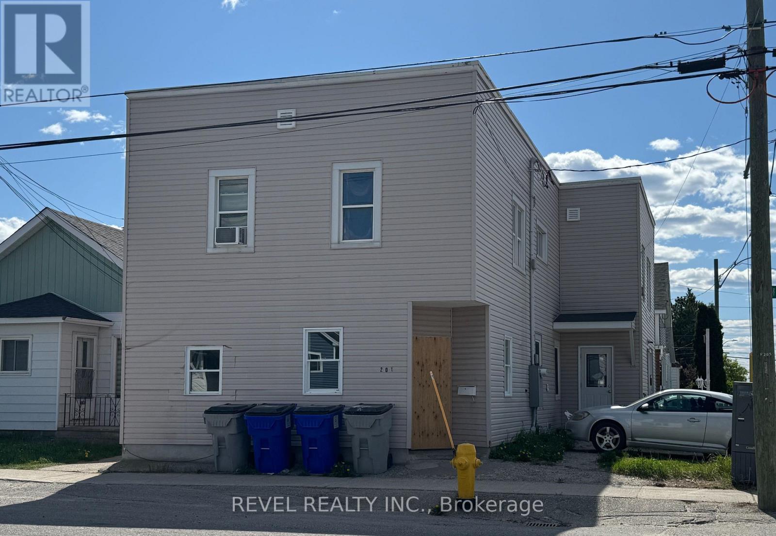 201-203 BALSAM STREET S - 5