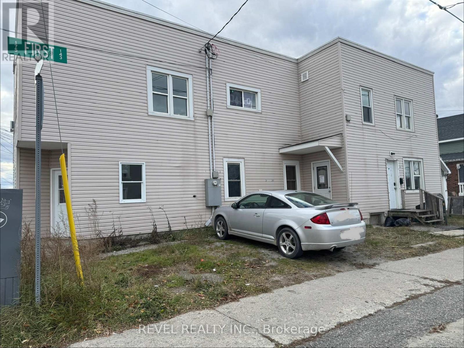 201-203 BALSAM STREET S - 4