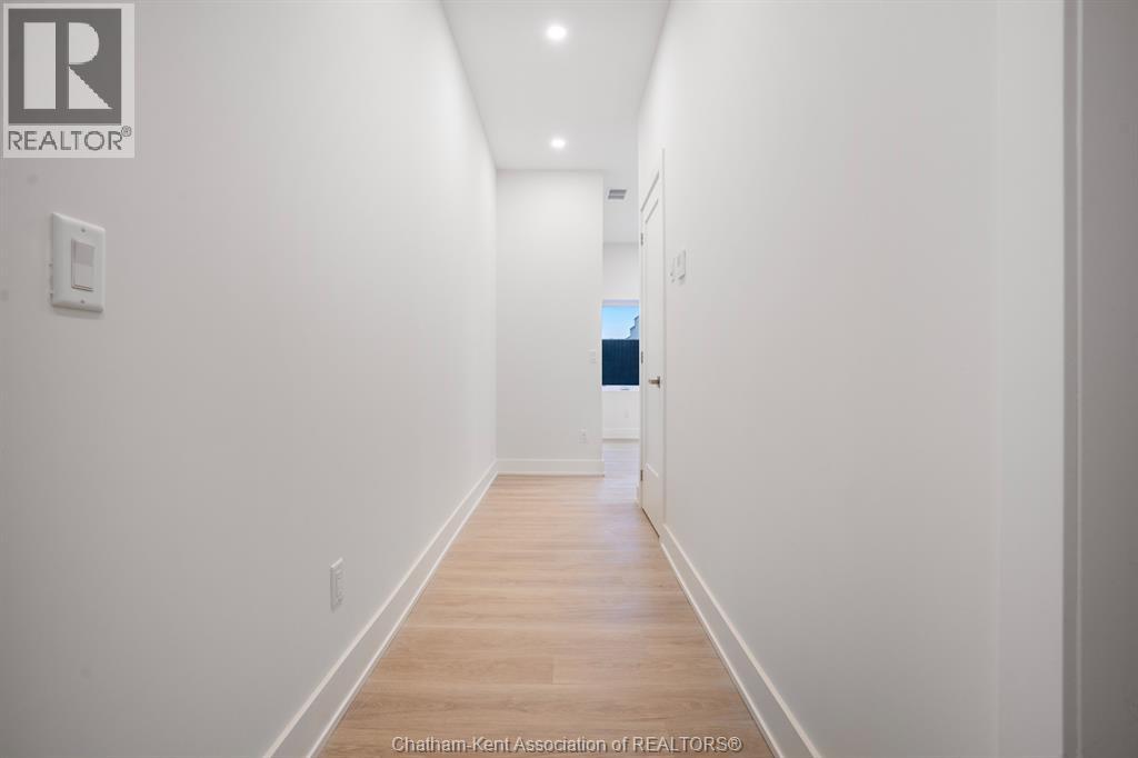 153 King STREET Unit# 7, Chatham — photo 2