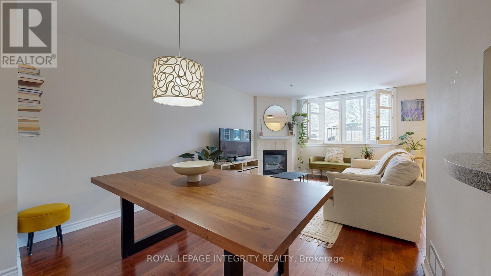 #4 245 CUMBERLAND STREET - 12