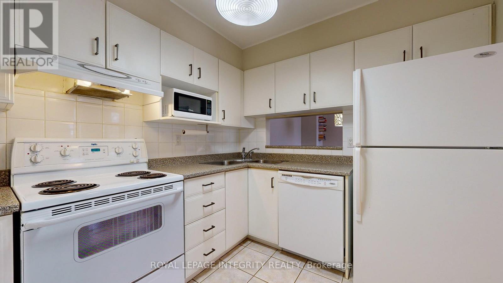 #4 245 CUMBERLAND STREET - 15