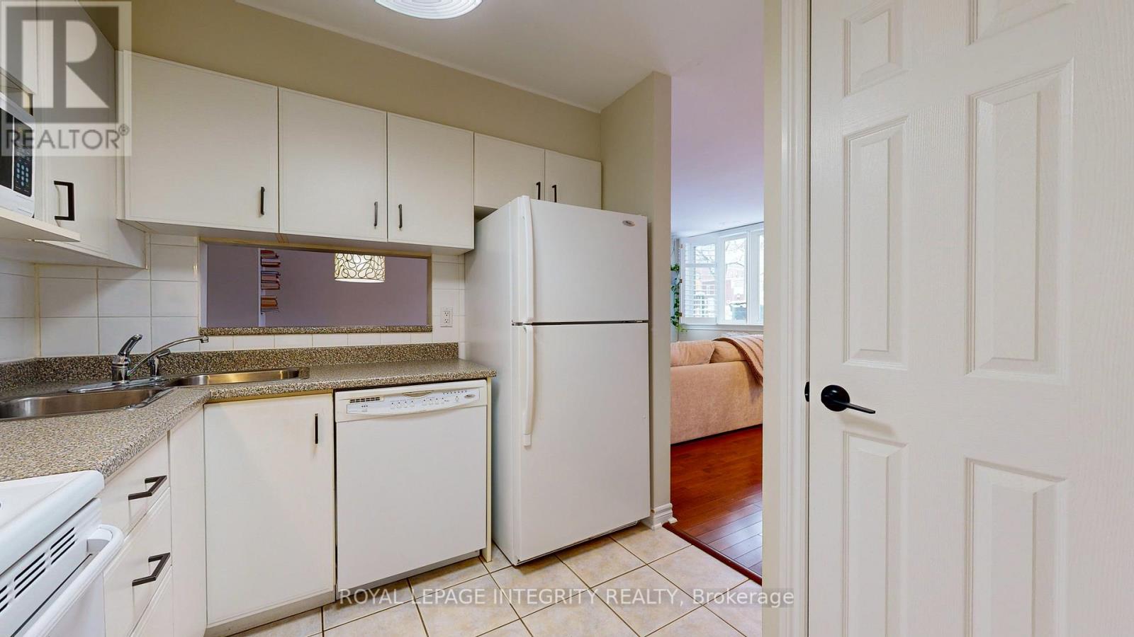 #4 245 CUMBERLAND STREET - 16