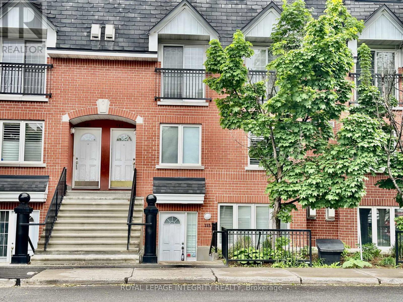 #4 245 CUMBERLAND STREET - 2
