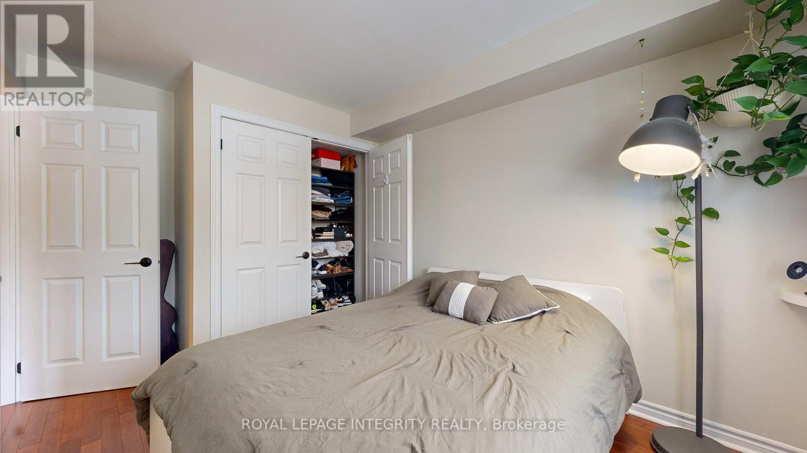#4 245 CUMBERLAND STREET - 25