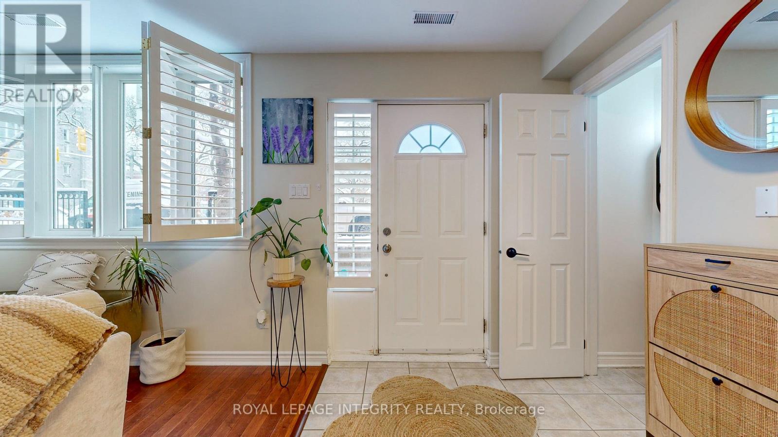 #4 245 CUMBERLAND STREET - 4