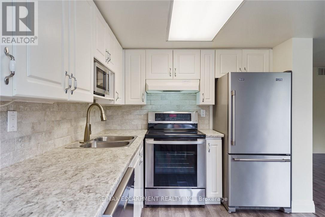 #211 3499 UPPER MIDDLE ROAD - 19