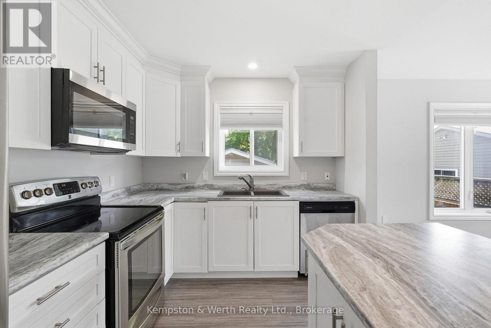 645 DAVIDSON AVENUE S - 10