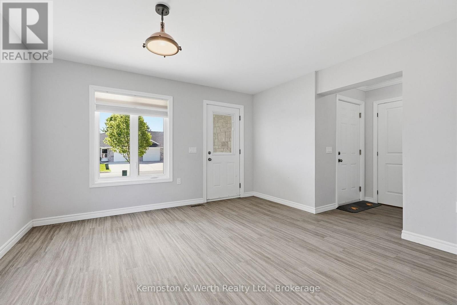 645 DAVIDSON AVENUE S - 18