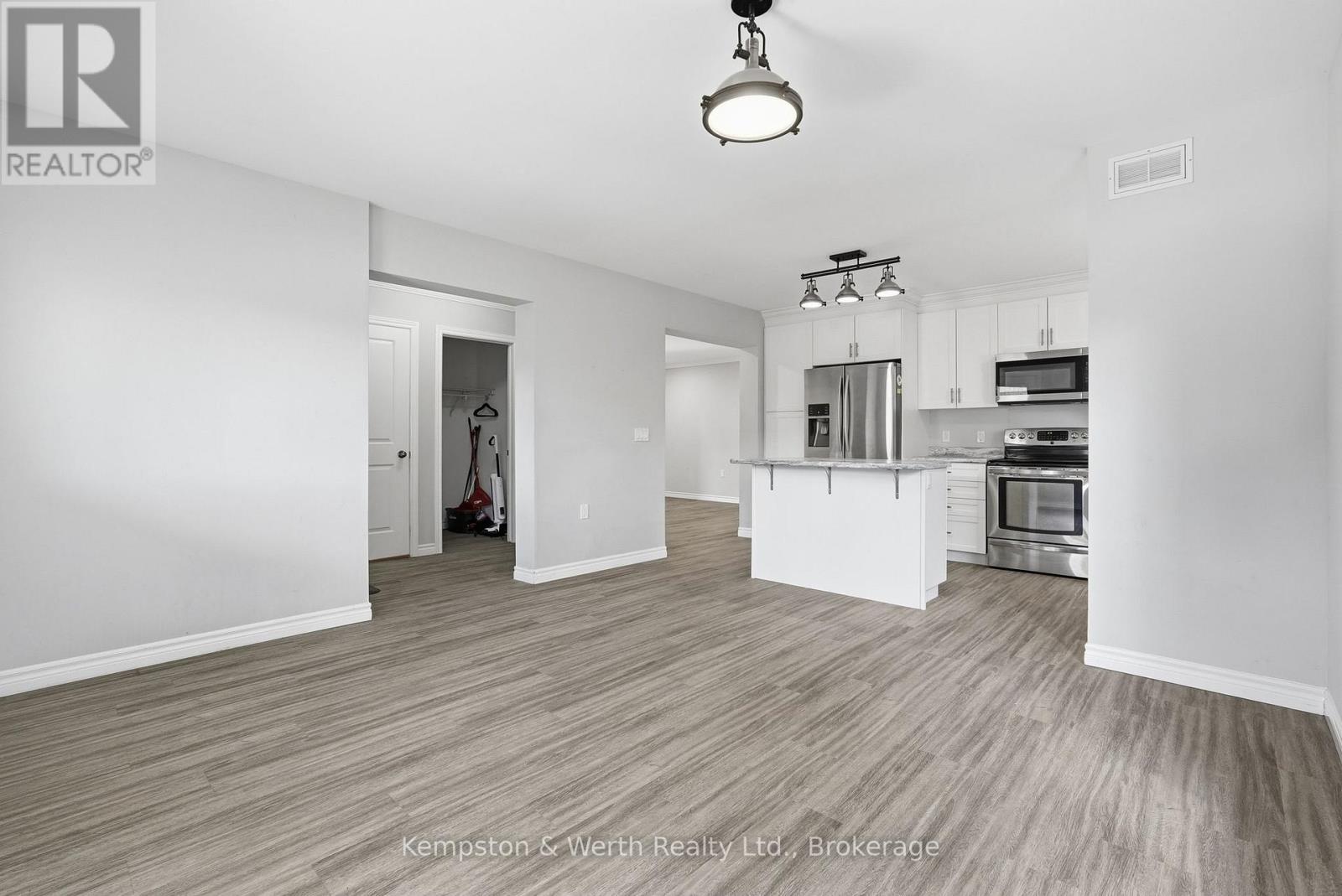 645 DAVIDSON AVENUE S - 24