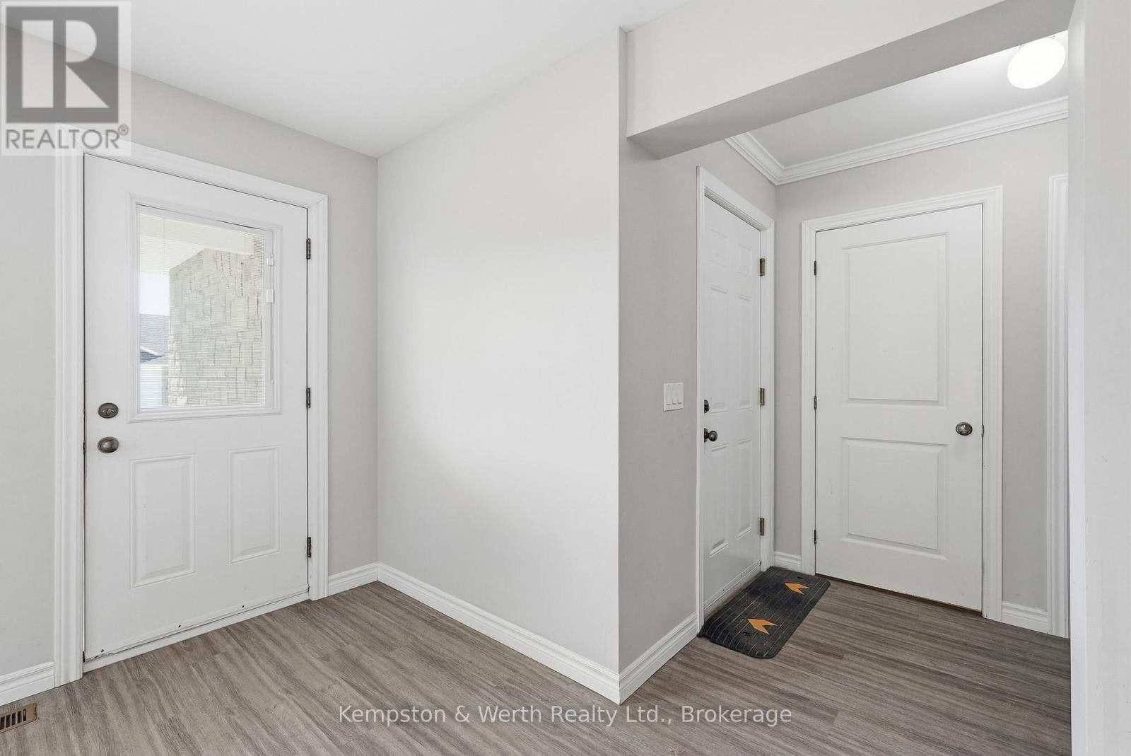 645 DAVIDSON AVENUE S - 4