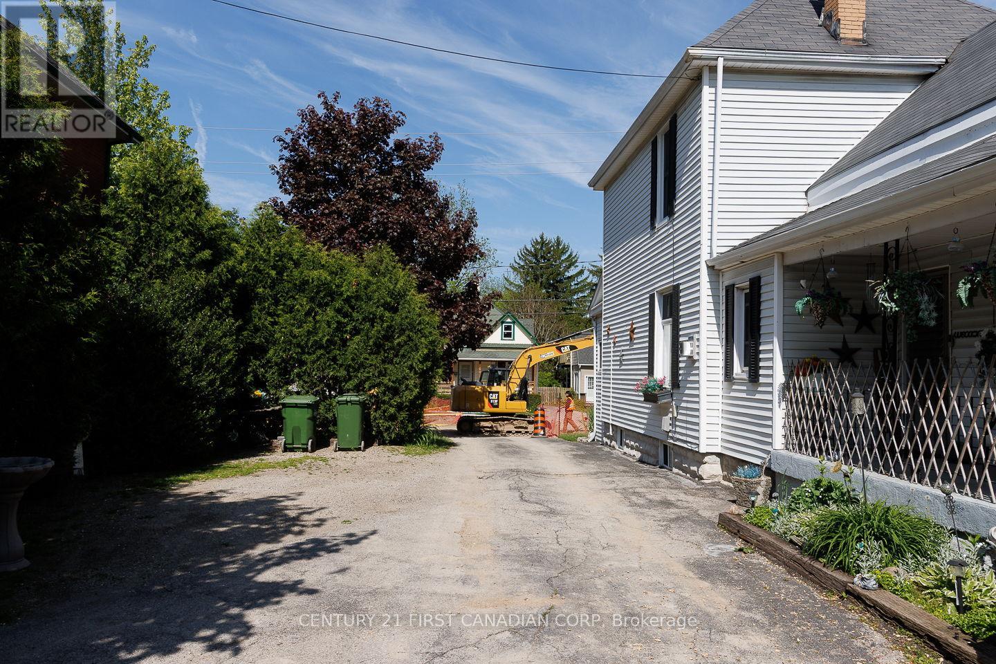61 ALMA STREET - 43