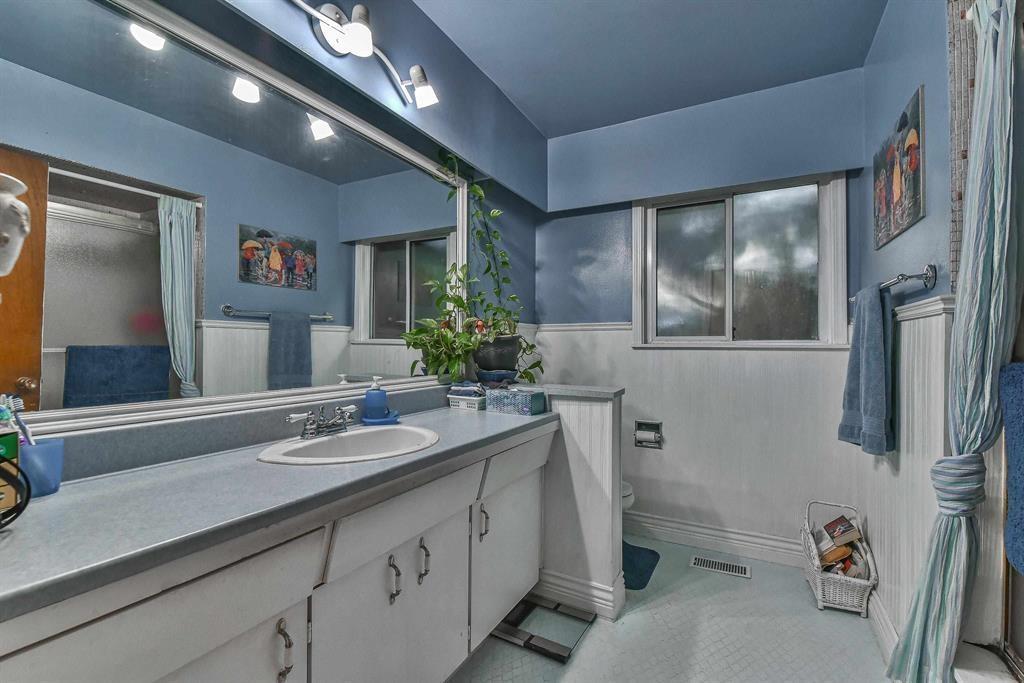 3 Bed, 2 Bath House for Sale in Surrey – 6446 138 STREET, Surrey – MLS# R3129595 - Image 6