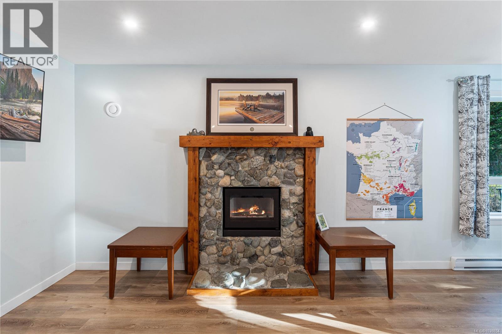 3872 Island Hwy W - 58