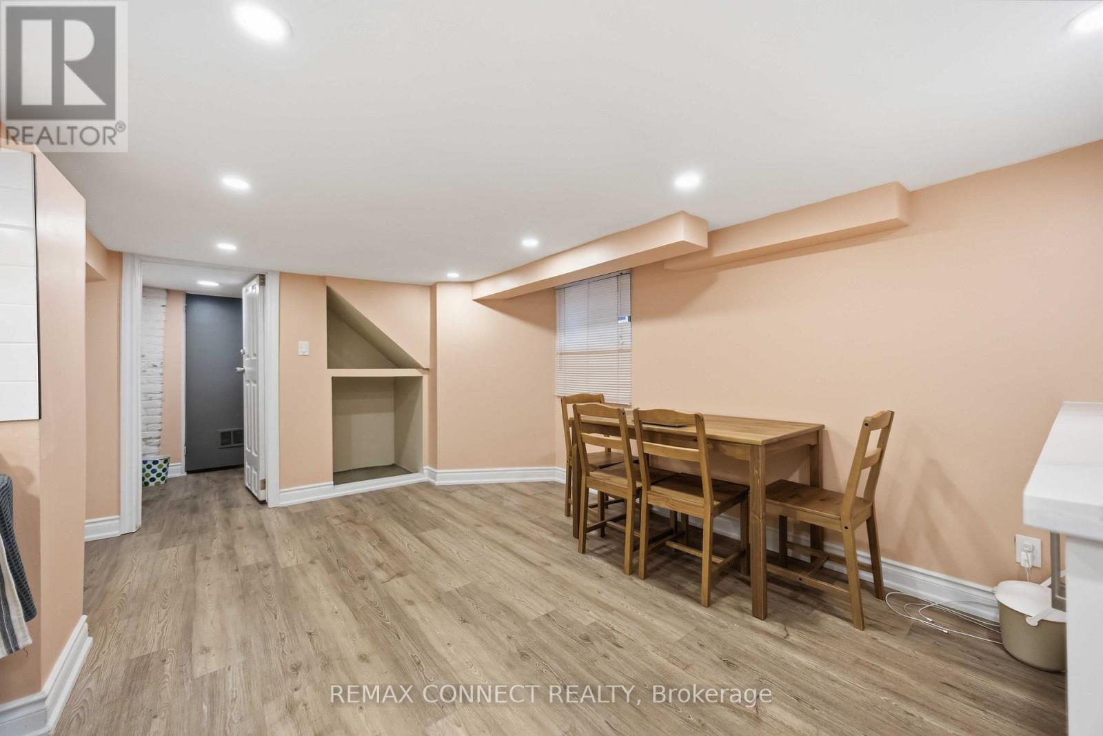 261 CEDARVALE AVENUE - 23