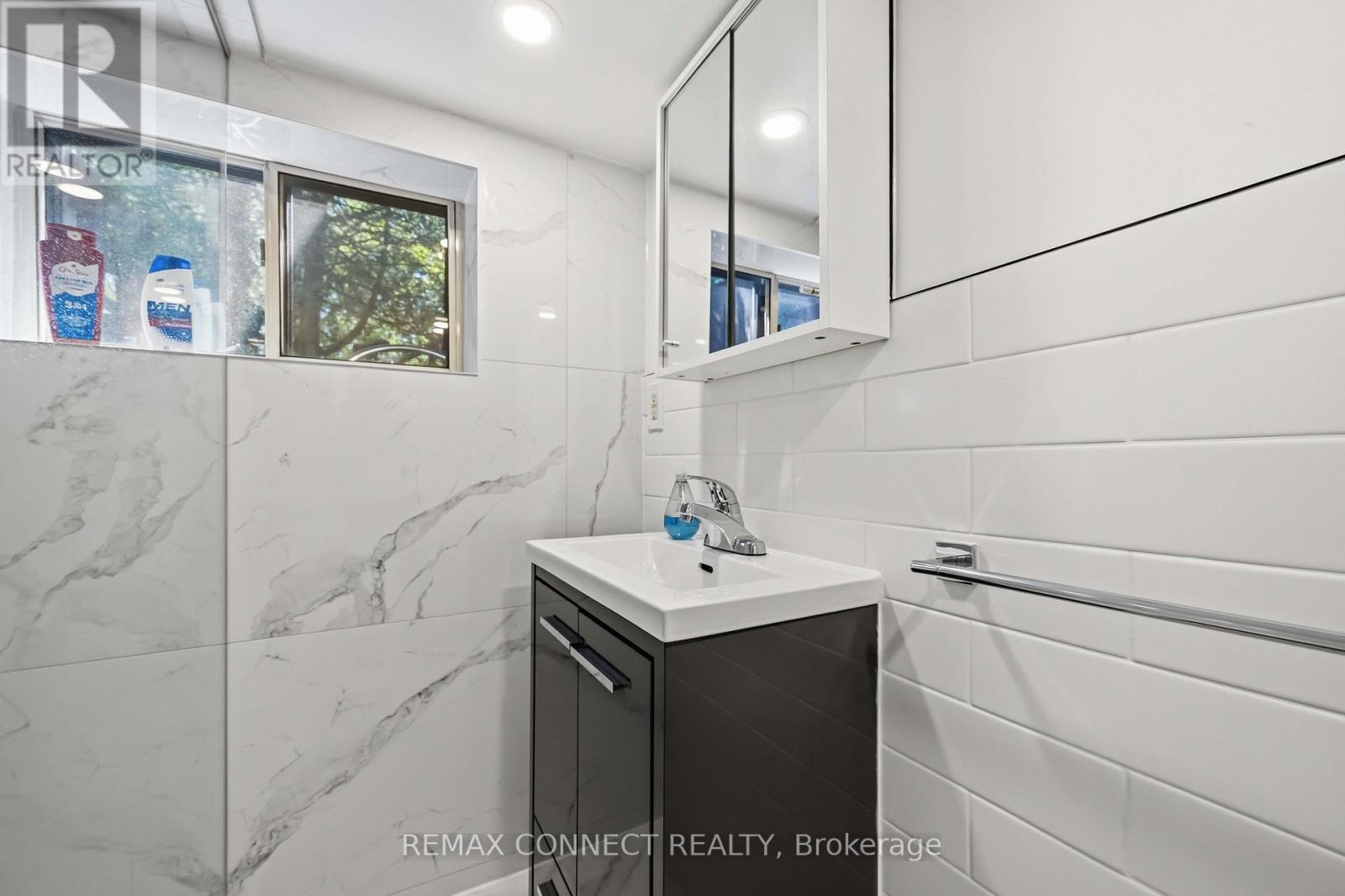 261 CEDARVALE AVENUE - 38