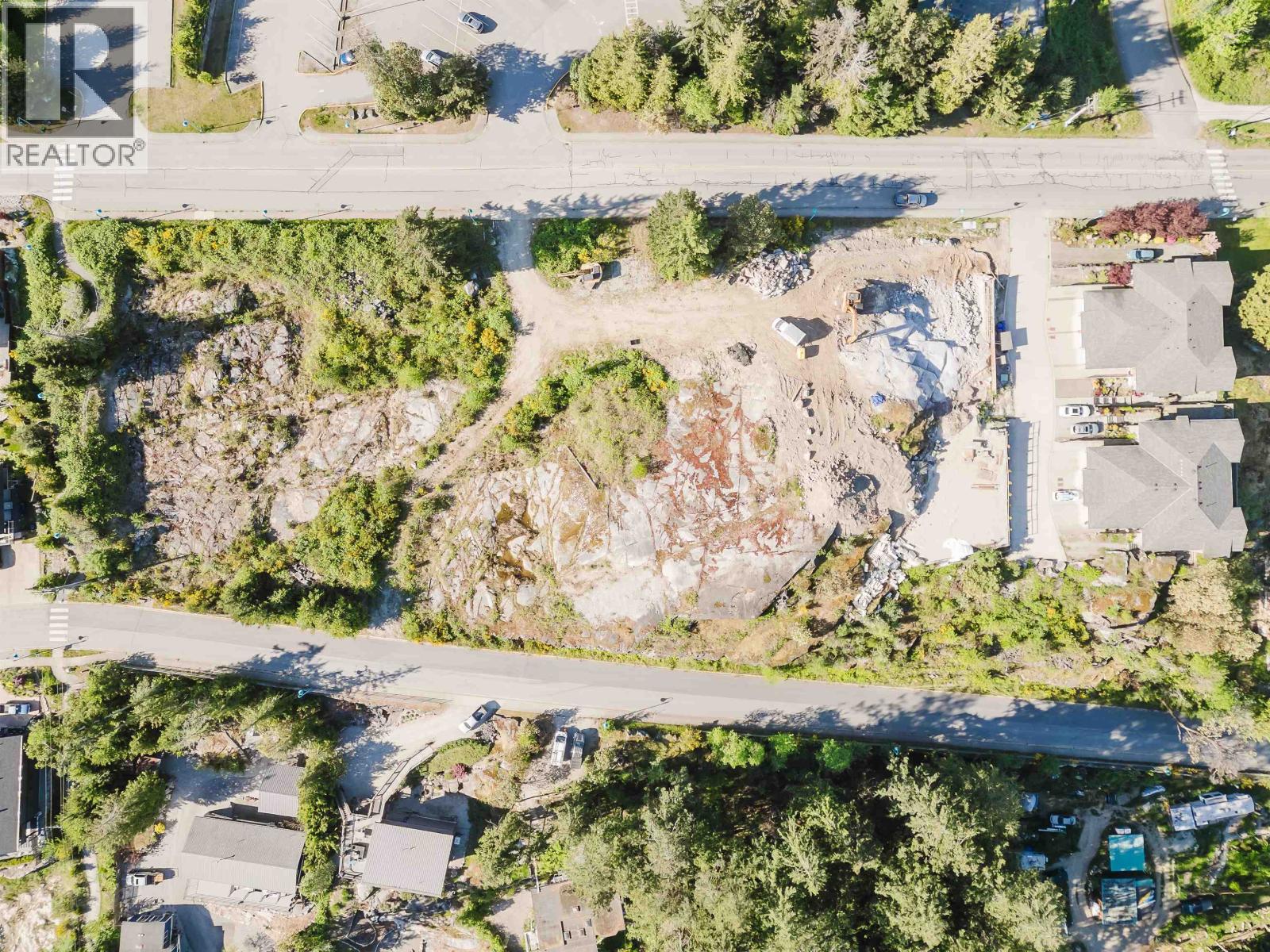 5883 COWRIE STREET, Sechelt