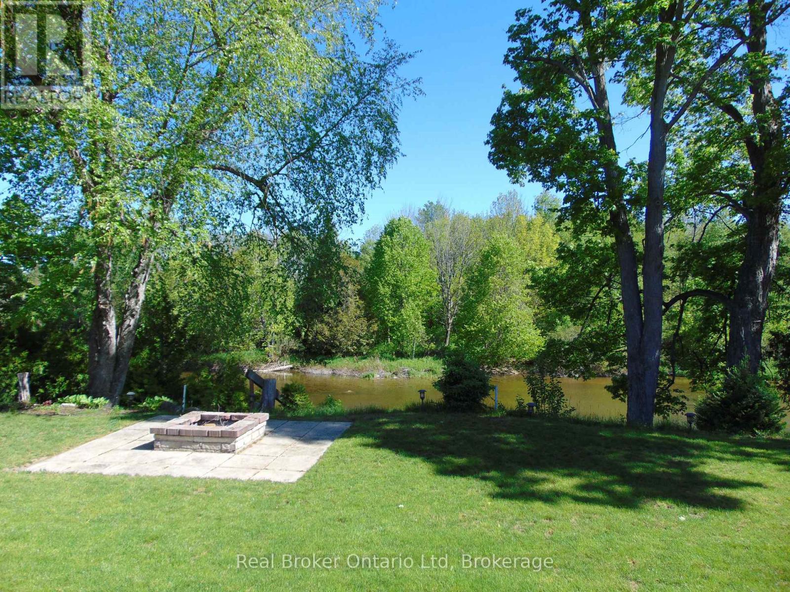 16 TWIN RIVER DRIVE N - 26