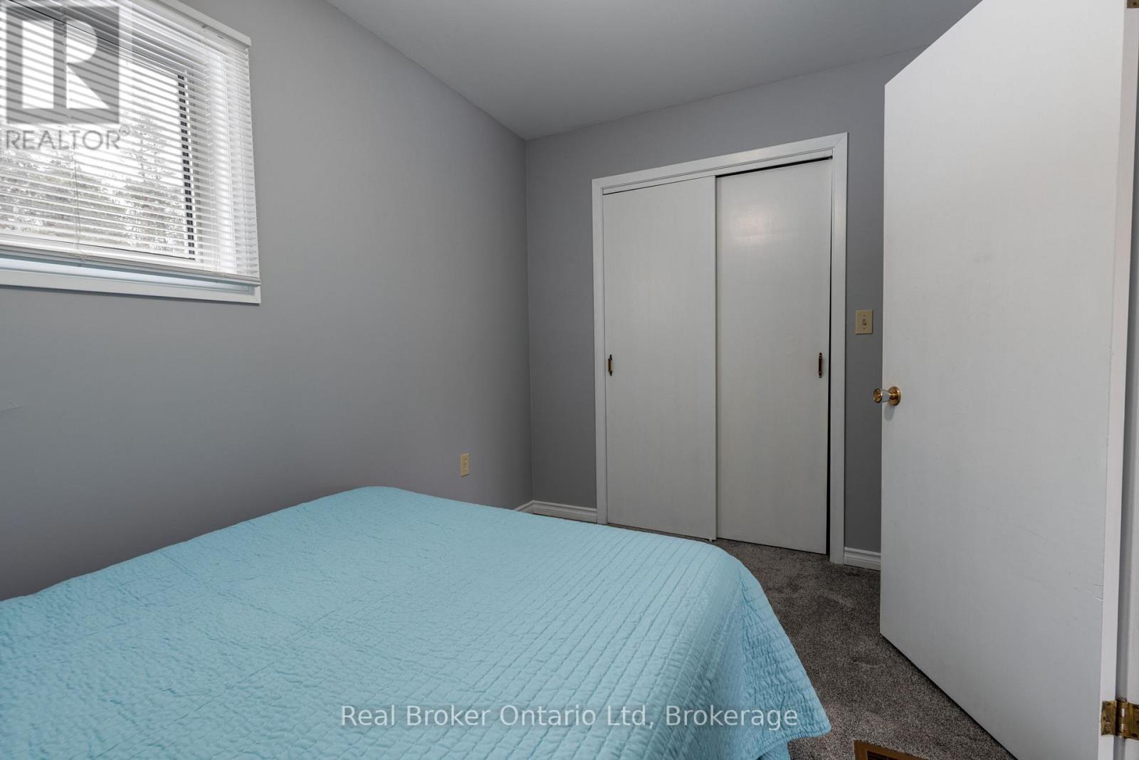 16 TWIN RIVER DRIVE N - 19
