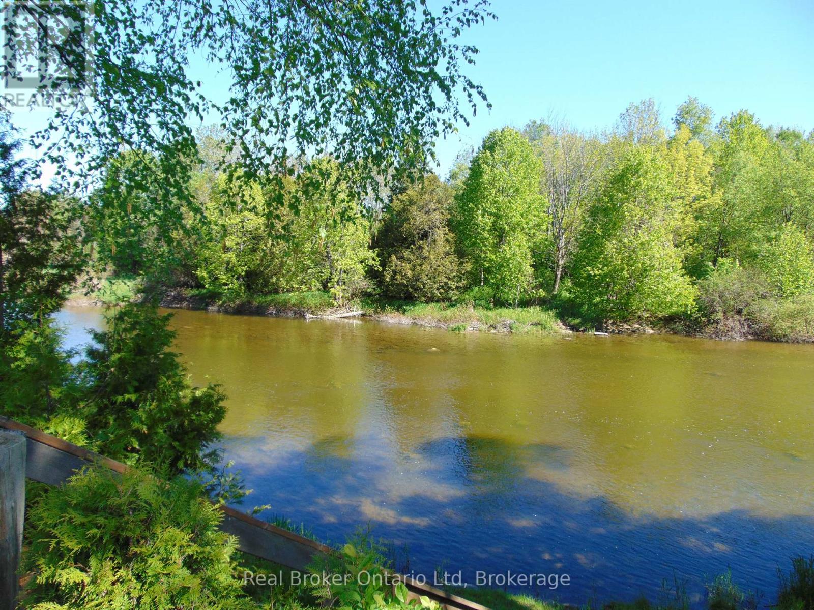 16 TWIN RIVER DRIVE N - 24