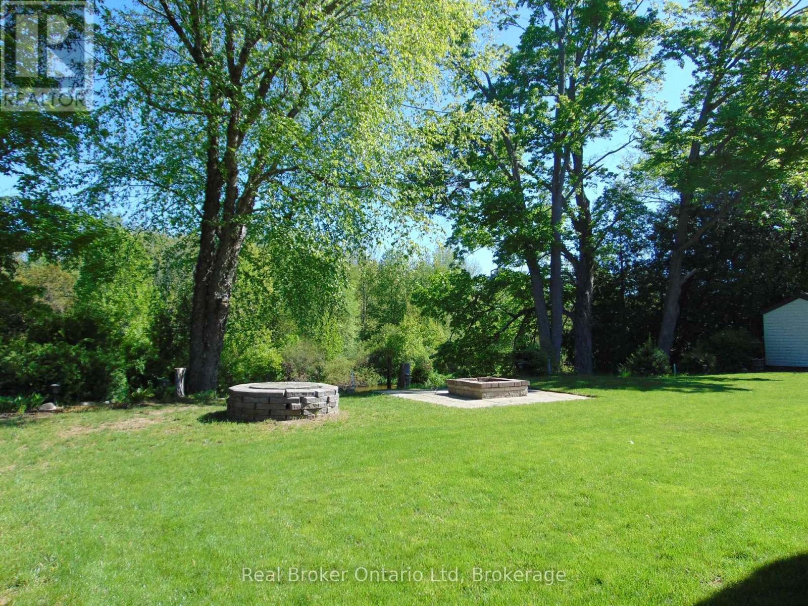 16 TWIN RIVER DRIVE N - 23