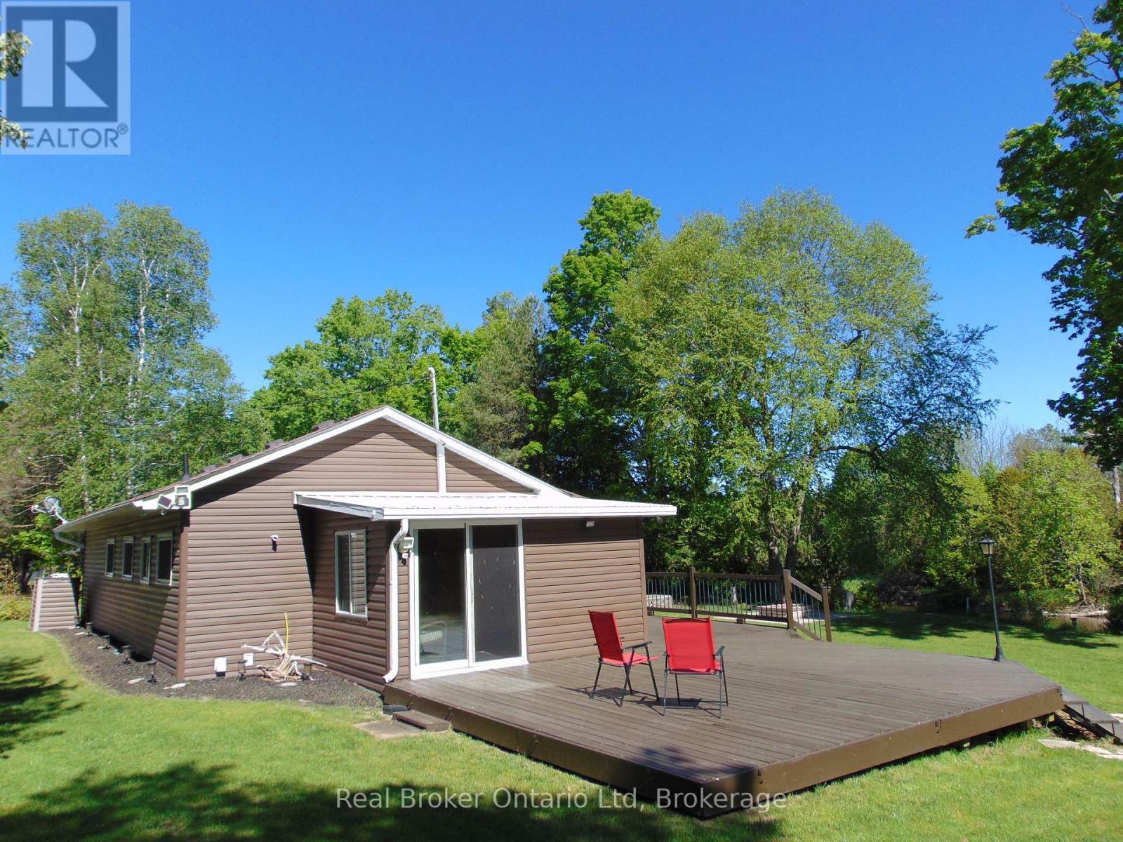 16 TWIN RIVER DRIVE N - 29