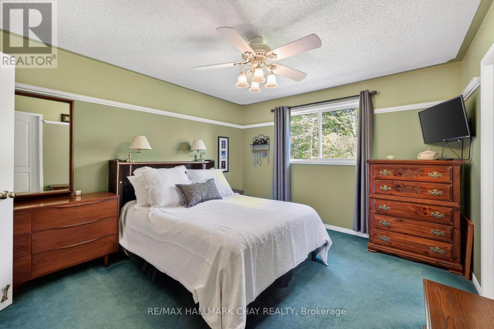 143 EMMS DRIVE - 21