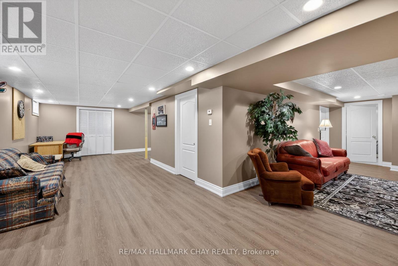 143 EMMS DRIVE - 29