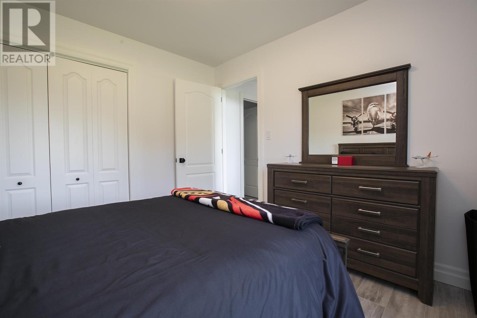 1178 Third LIN W - 36