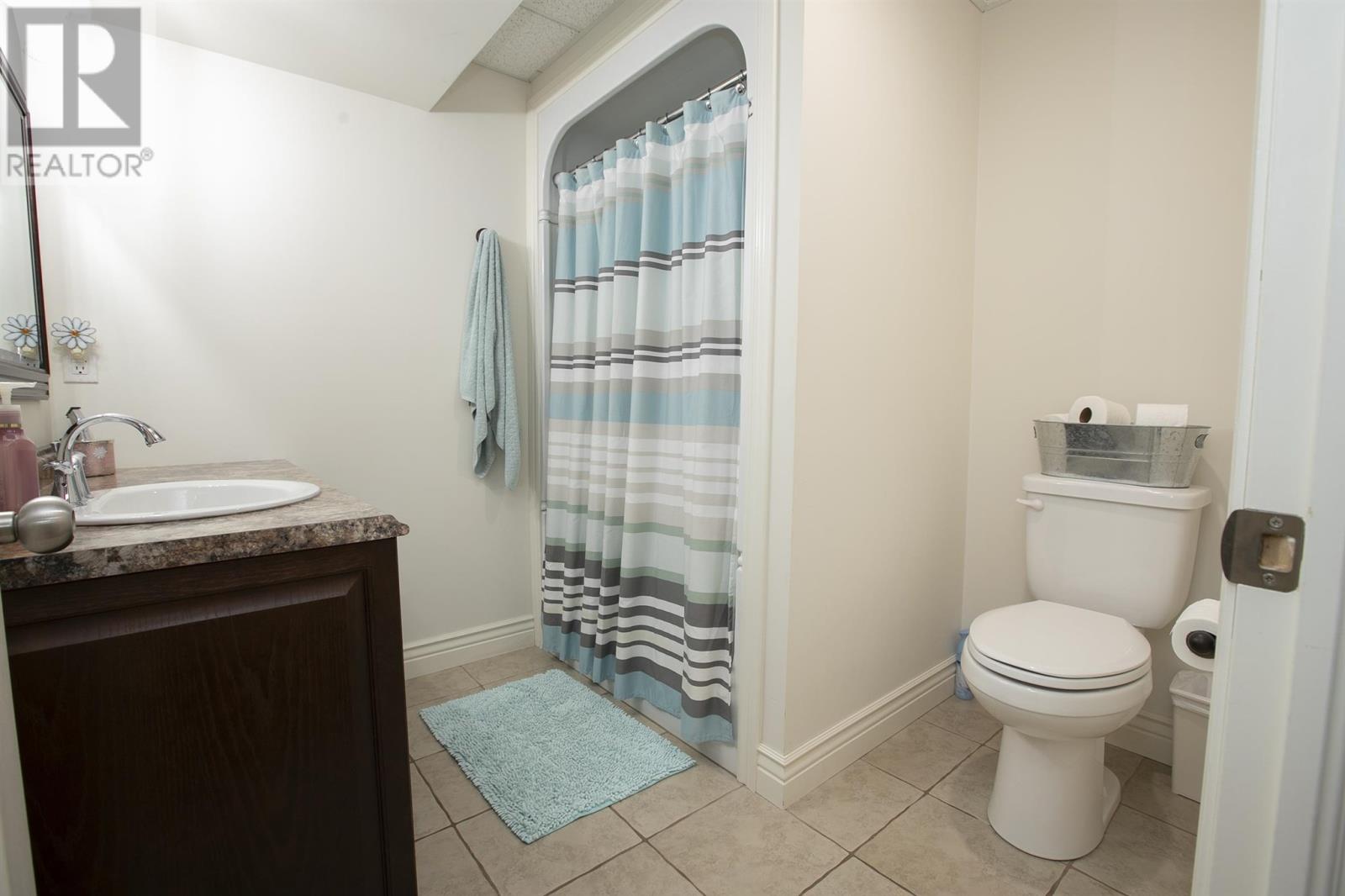 1178 Third LIN W - 49