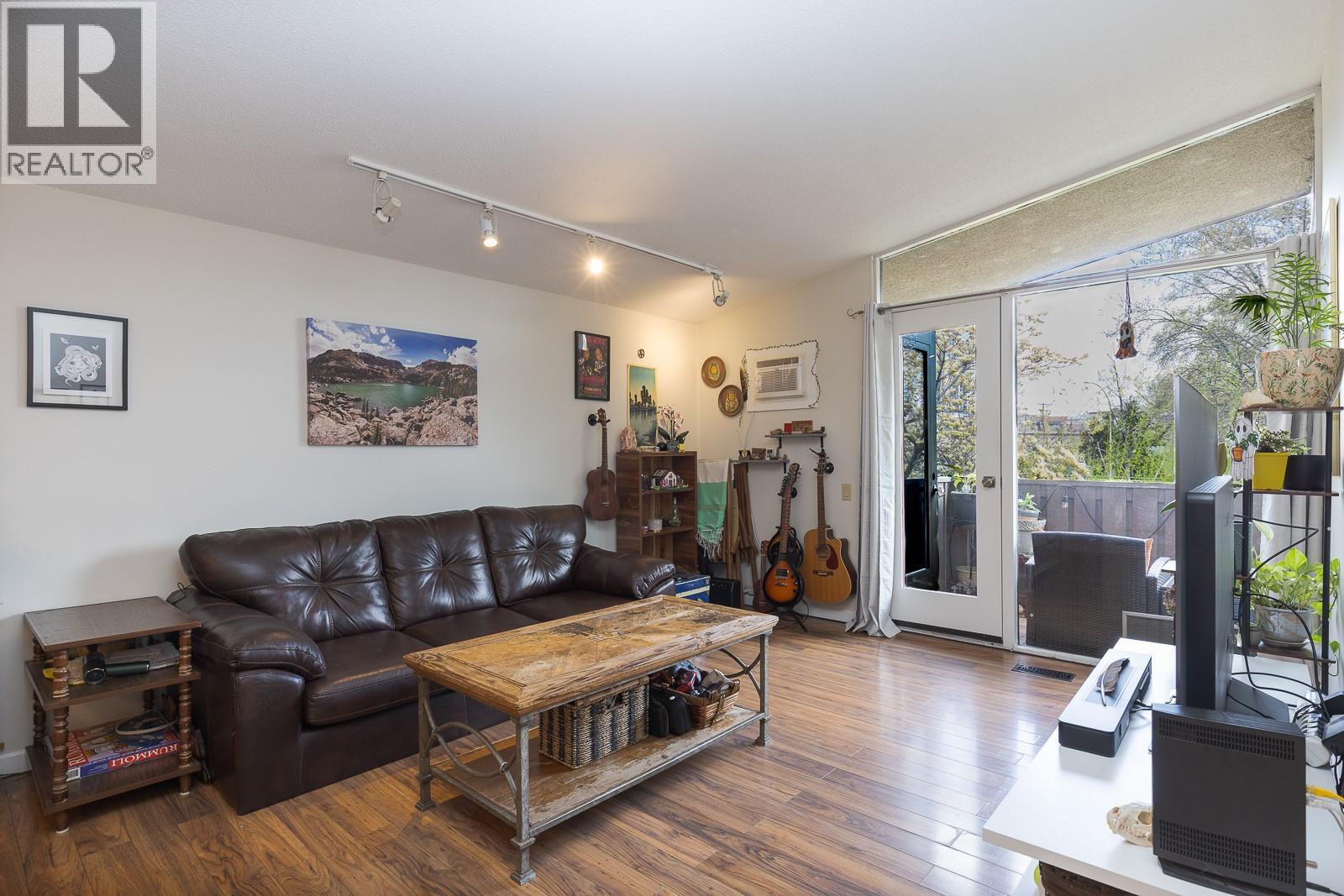 #11 353 Boyce Crescent - 2