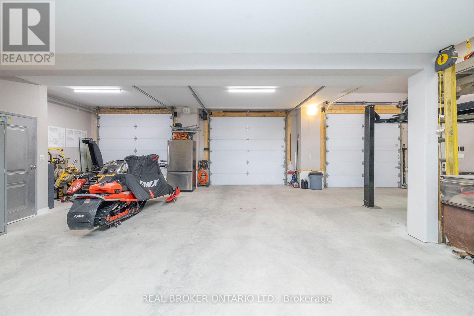 265 JUSTIN DRIVE - 42