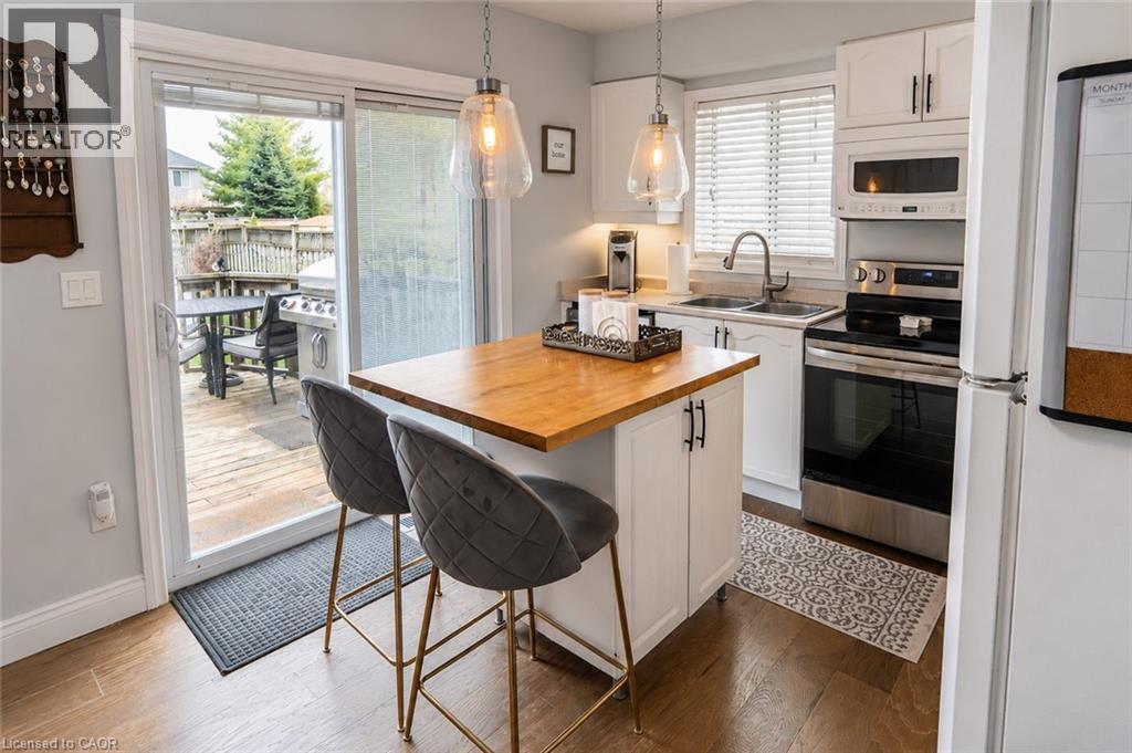 3-bedroom home for sale at 24 LOVELL Crescent, Brantford ON · photo 10 of 35