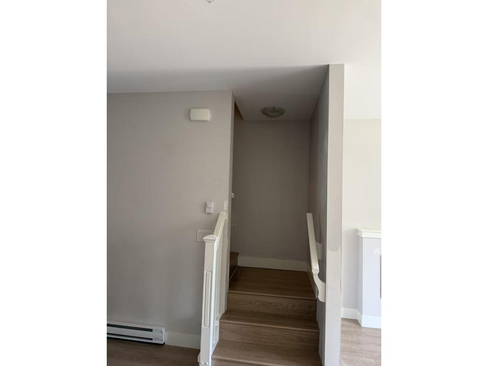 House in Langley - Image 13