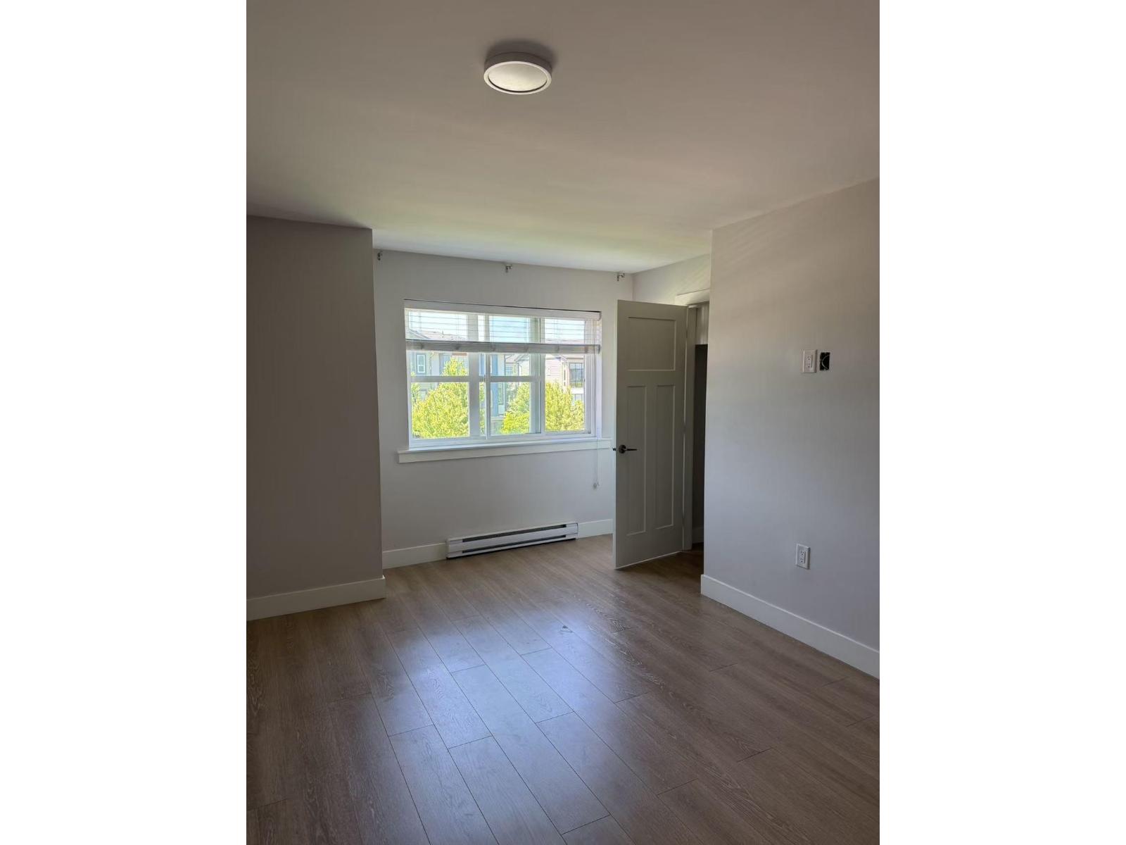 House in Langley - Image 9