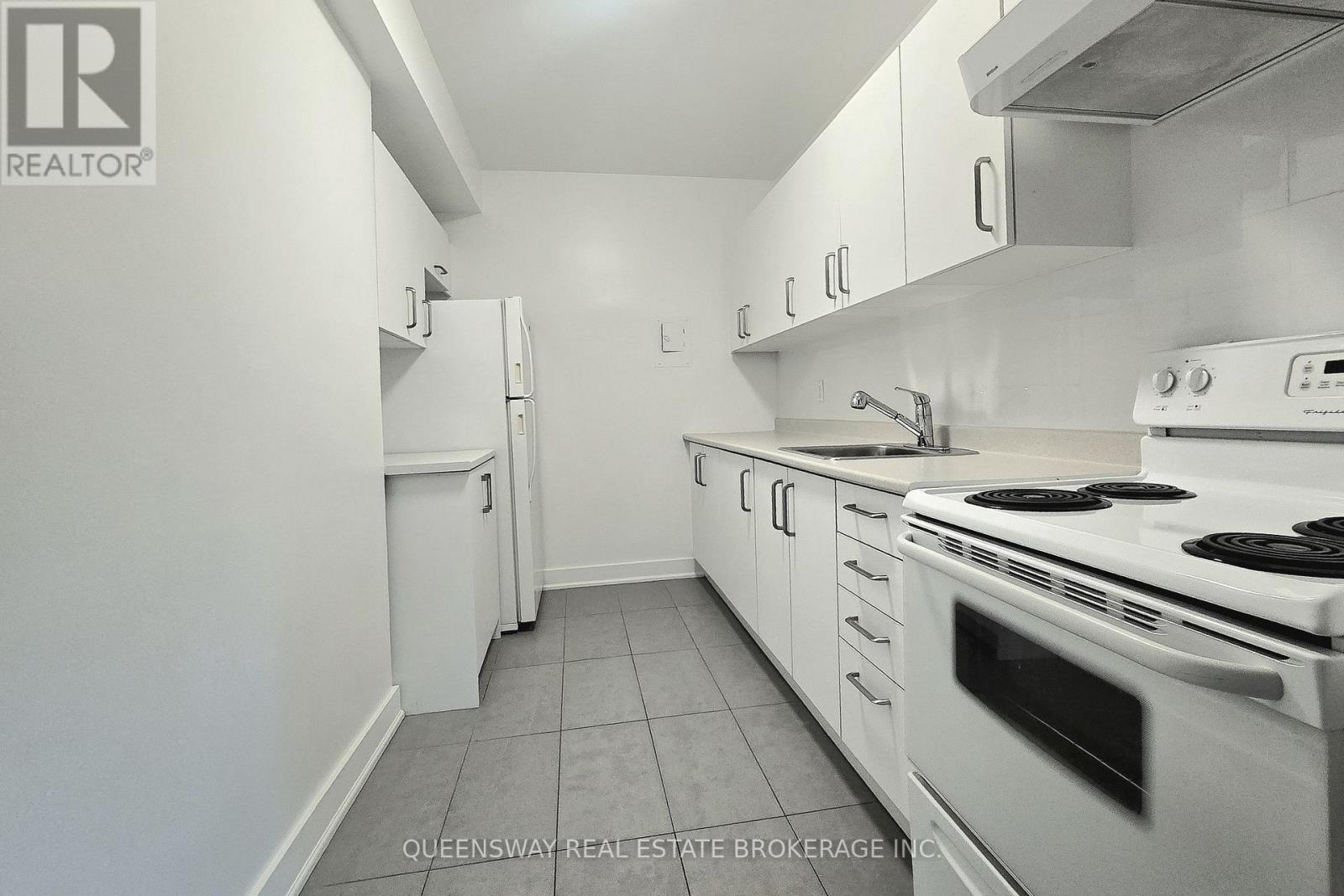 206 - 755 AVENUE ROAD