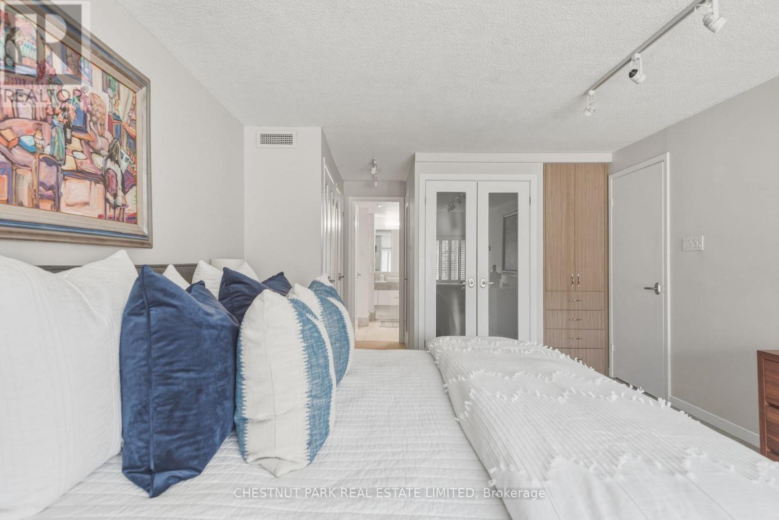 #318 40 OAKLANDS AVENUE - 27