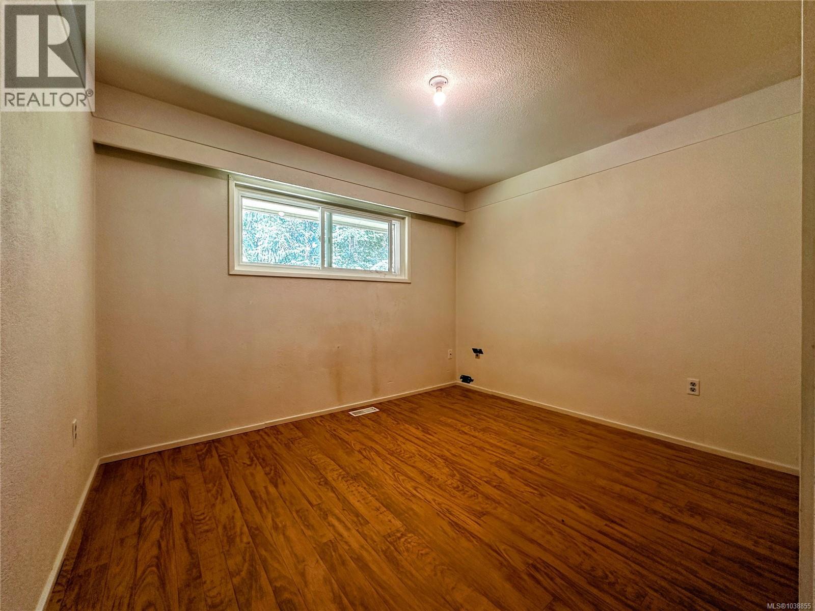 3246 Gibbins Rd - 26