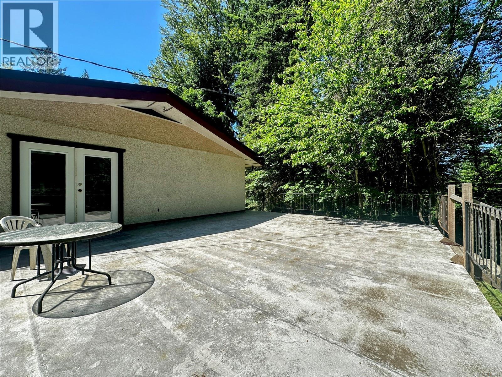 3246 Gibbins Rd - 44
