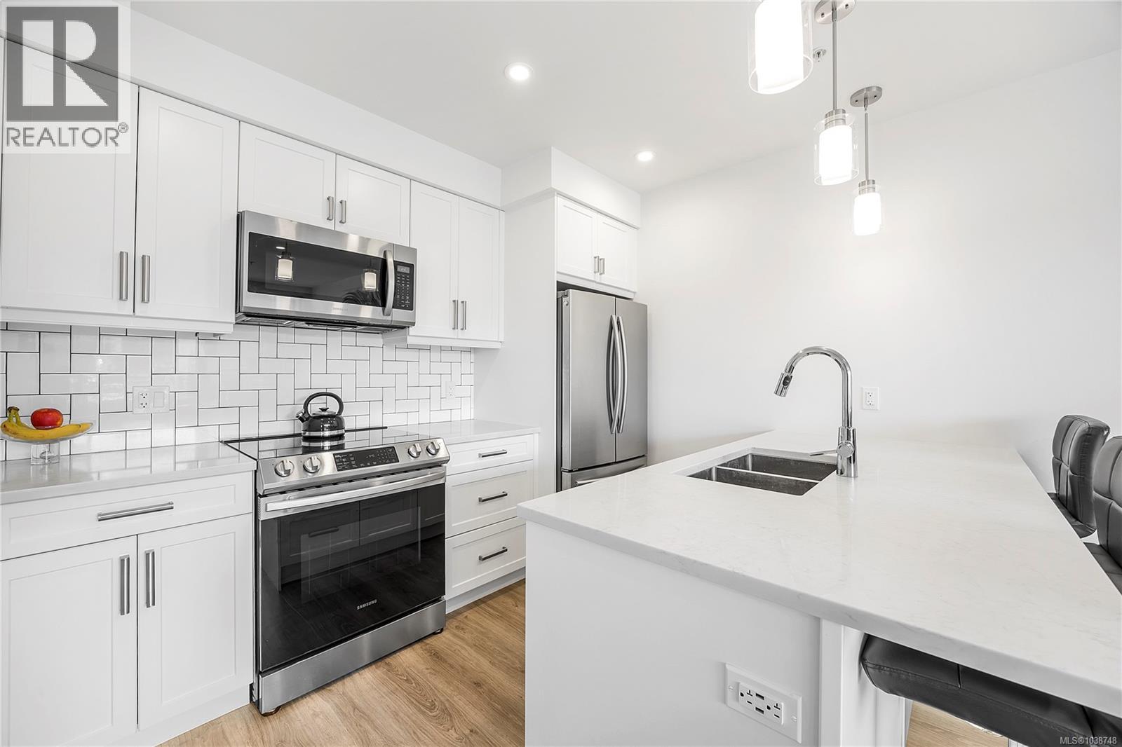306 119 Haliburton St, Nanaimo