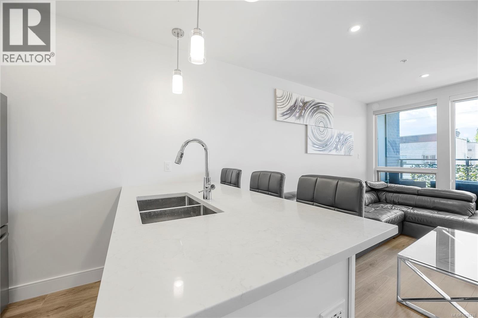 306 119 Haliburton St, Nanaimo