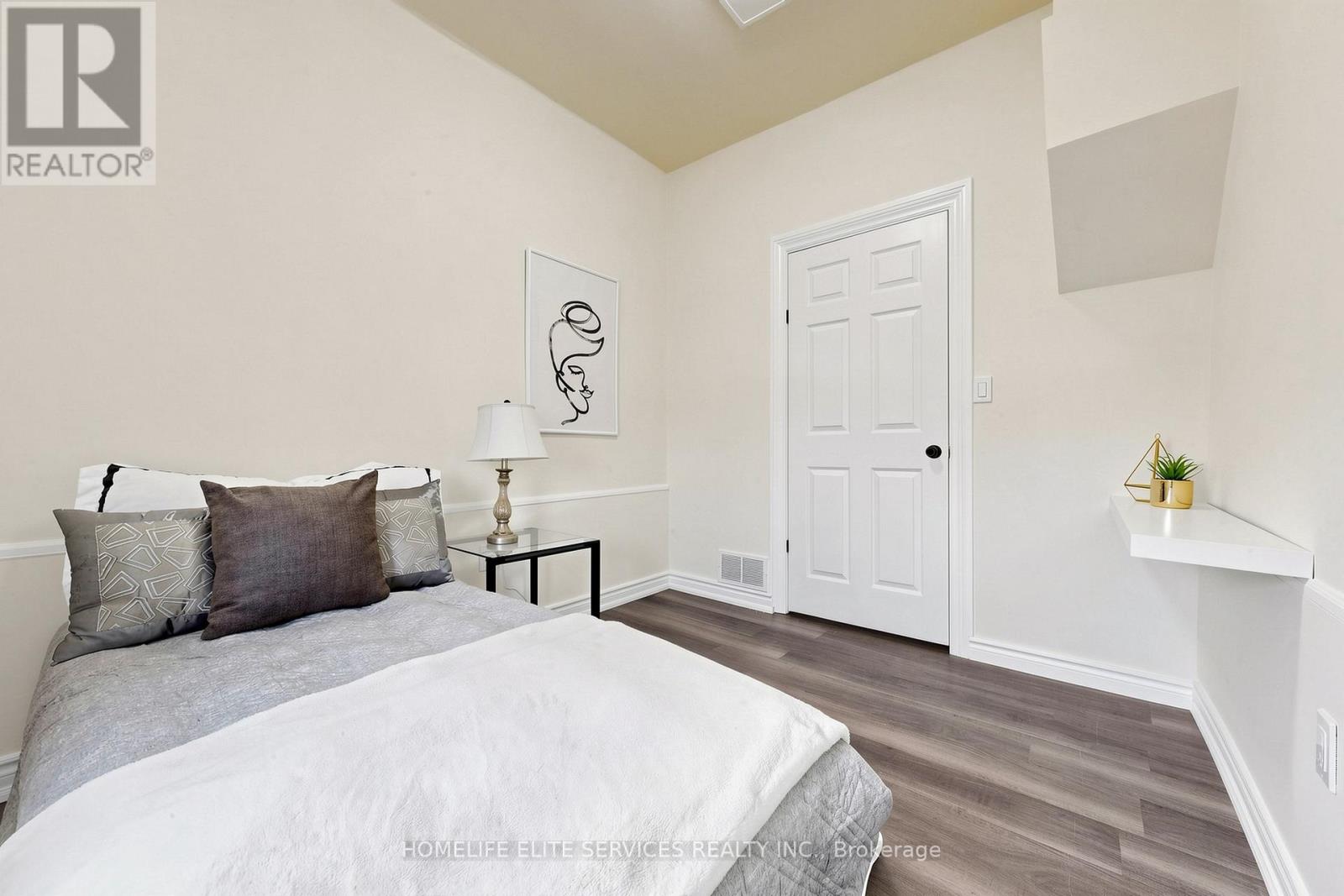 223 BLOOR STREET E - 23