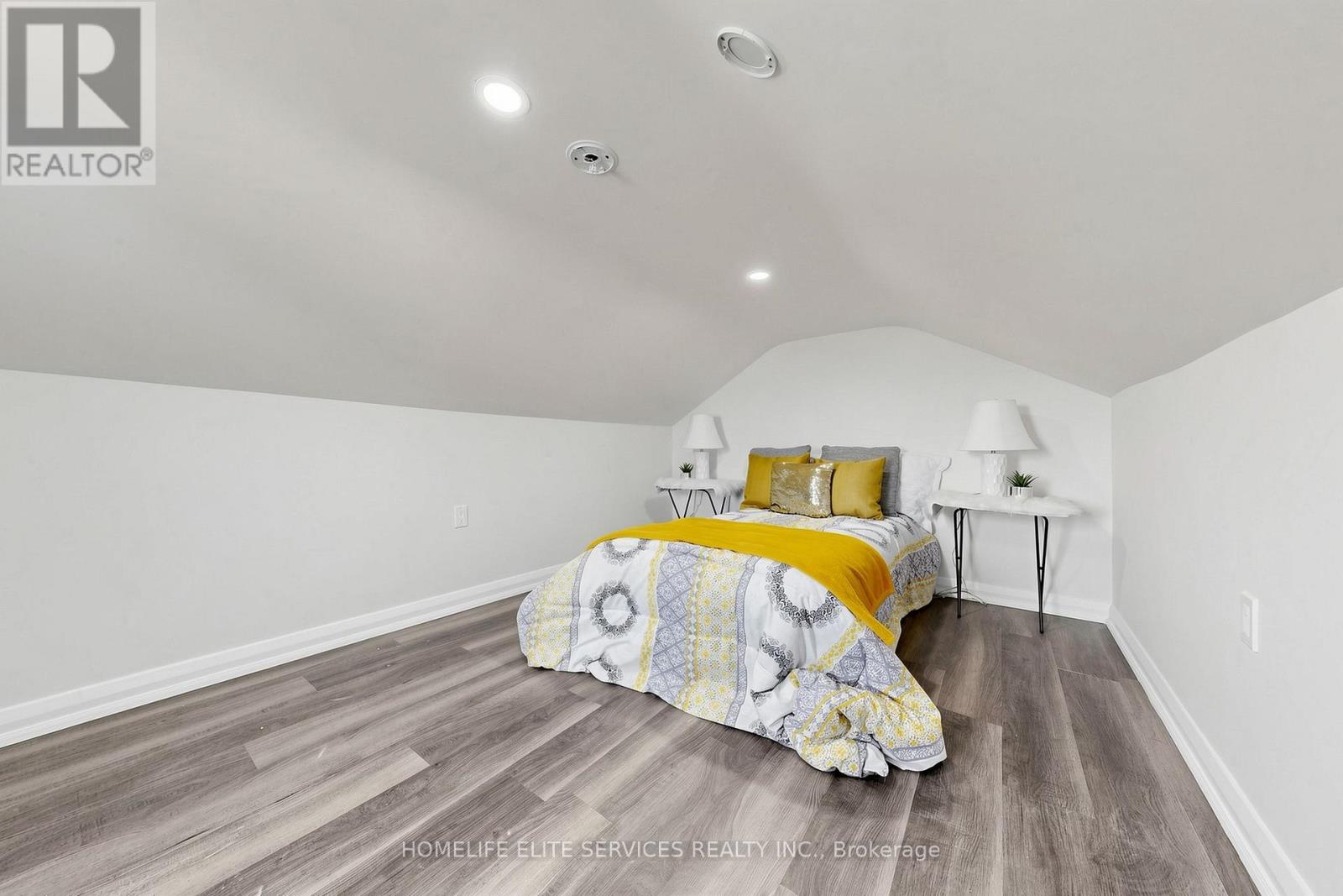 223 BLOOR STREET E - 31