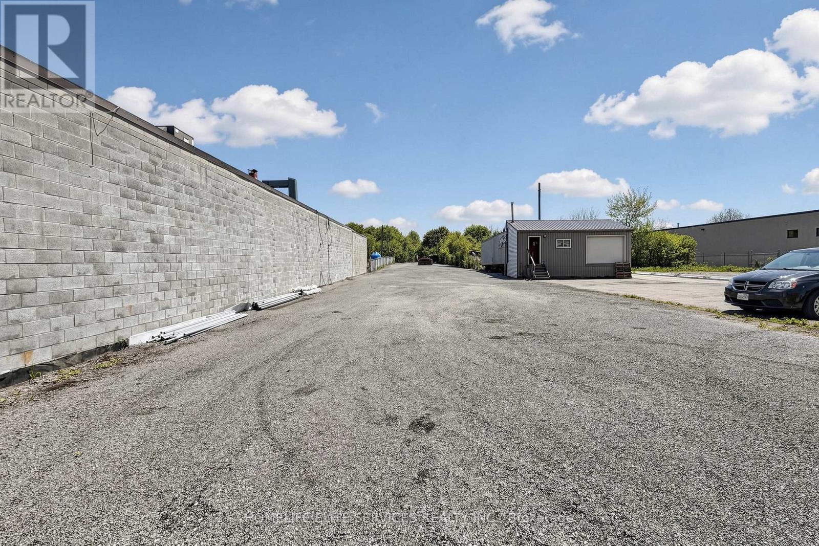 223 BLOOR STREET E - 36