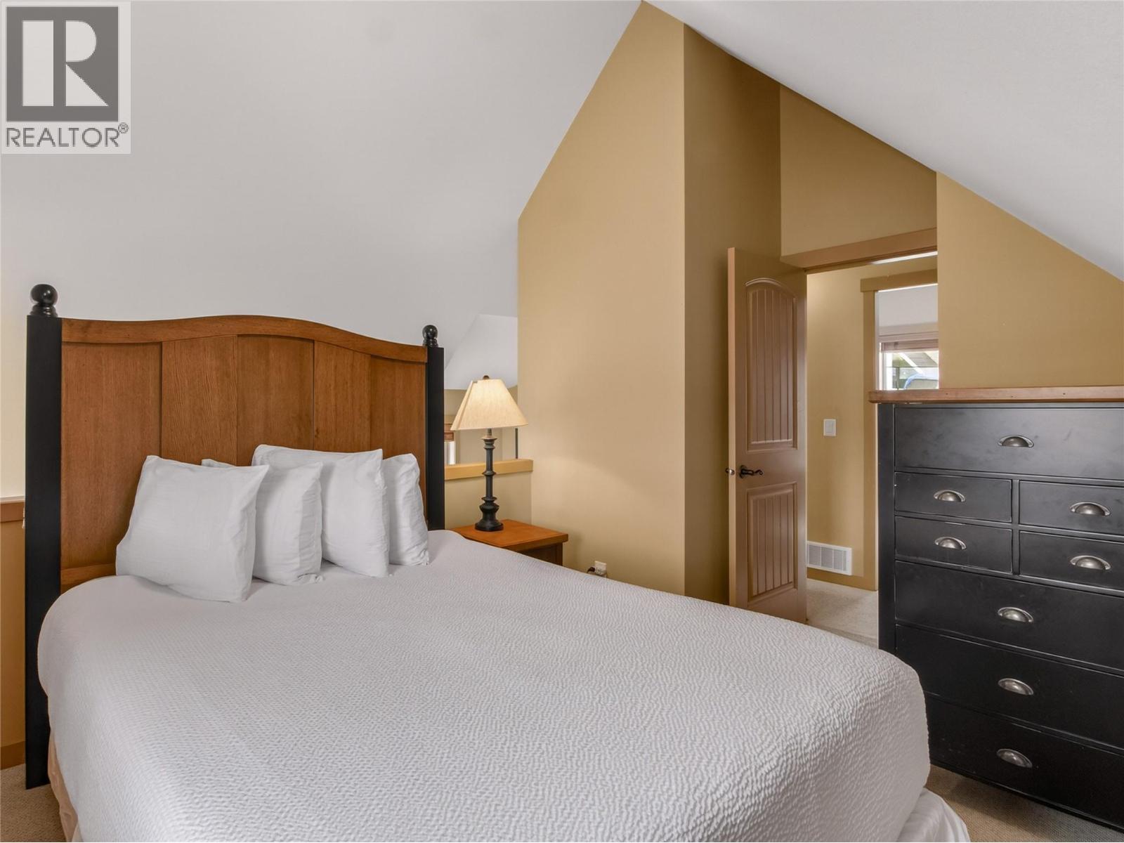  6774 LA PALMA Loop, Kelowna