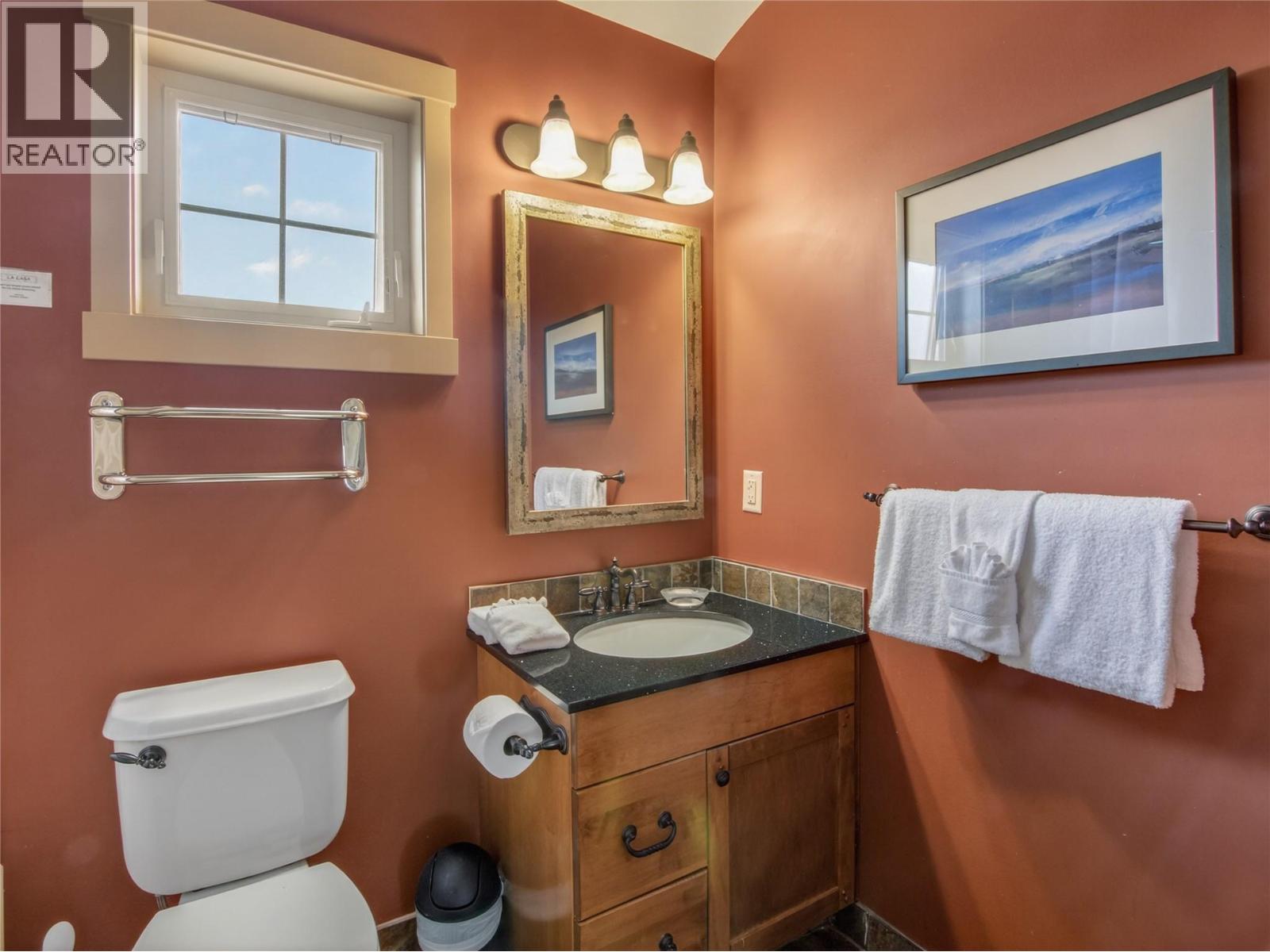  6774 LA PALMA Loop, Kelowna
