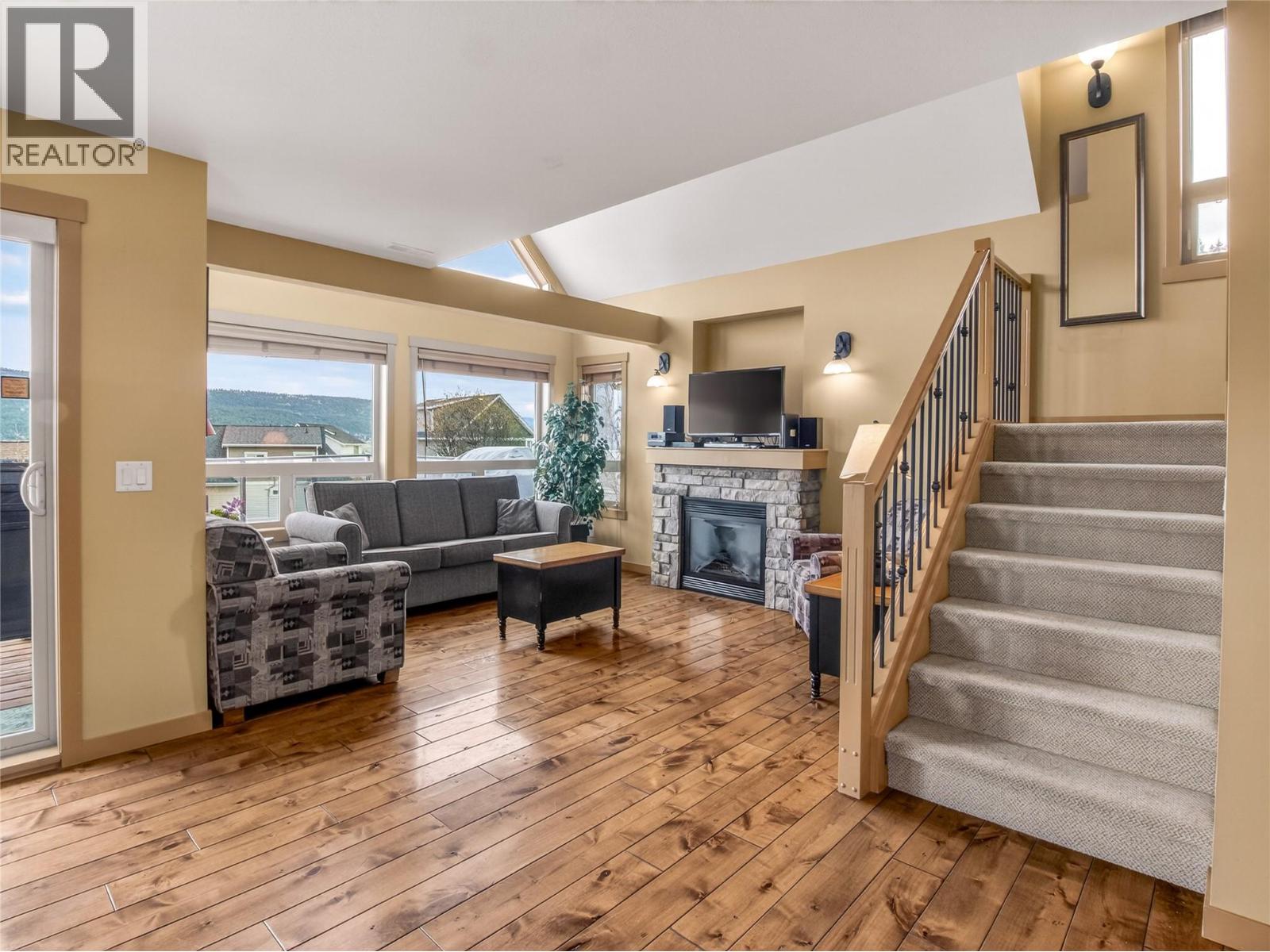  6774 LA PALMA Loop, Kelowna