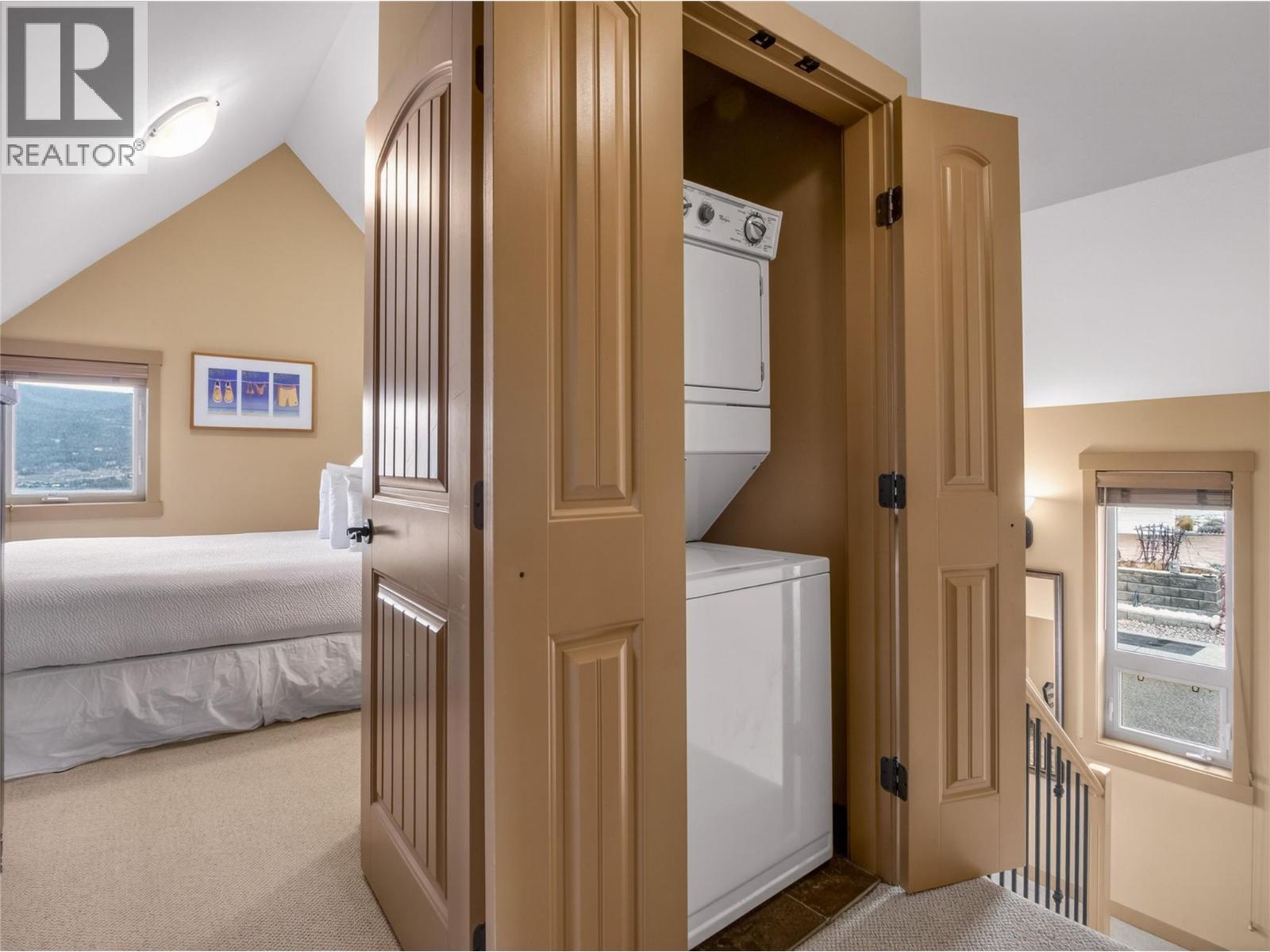  6774 LA PALMA Loop, Kelowna