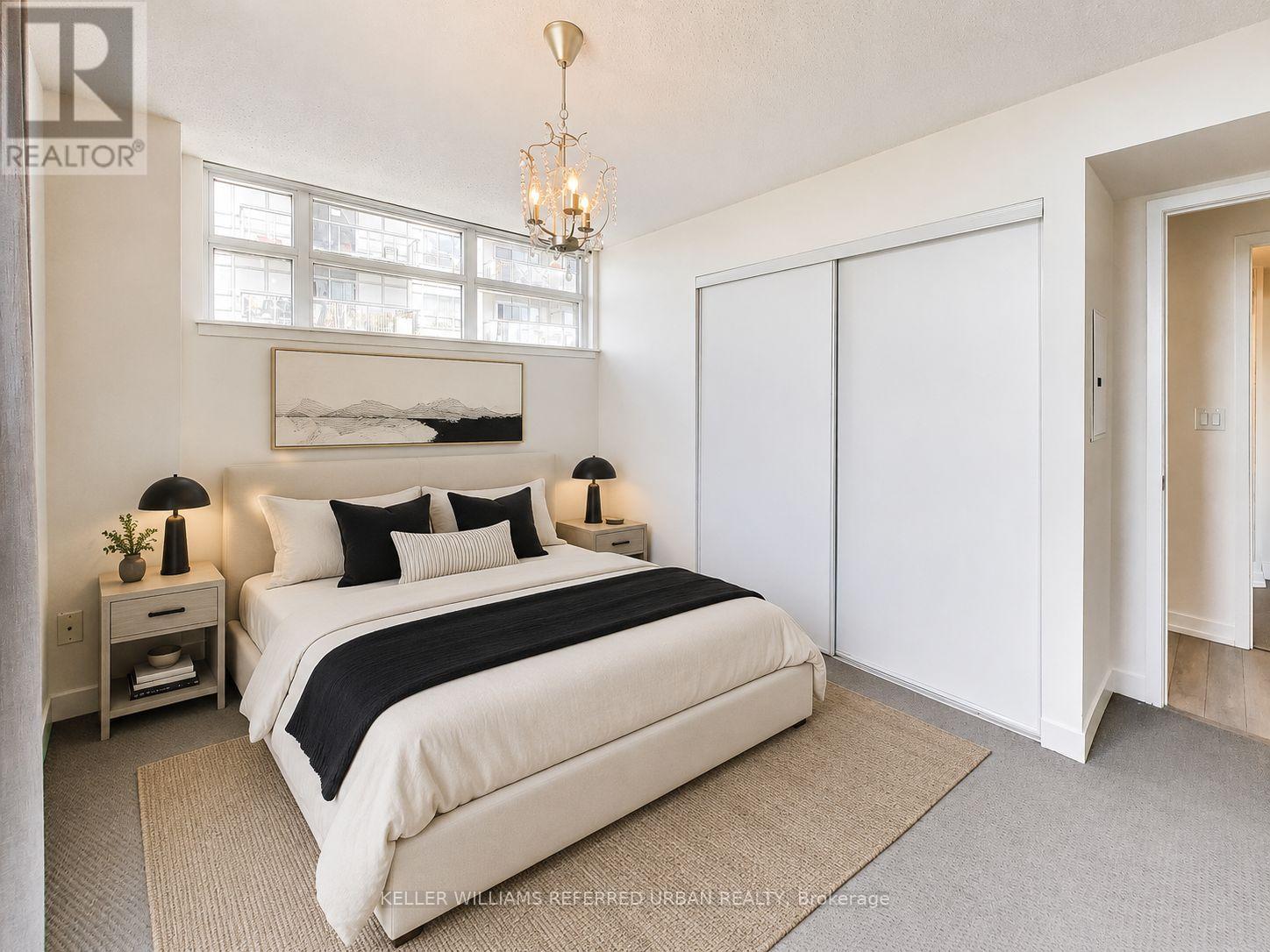 #815 812 LANSDOWNE AVENUE - 7